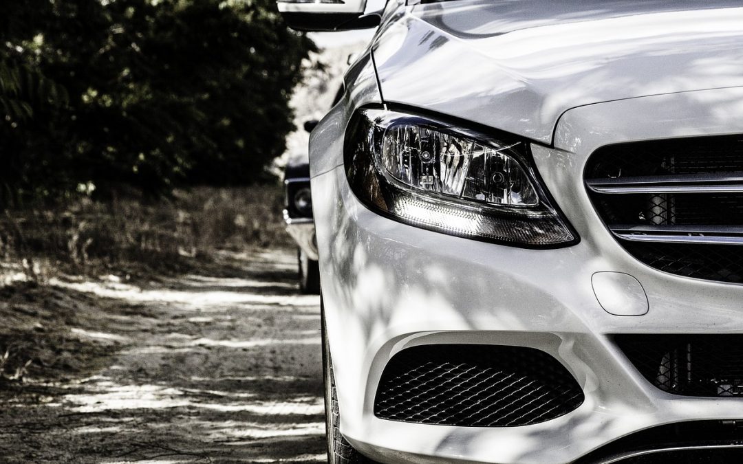 Scheinwerfer am Auto aufpolieren: Mehr Sicherheit und ein frischer Look