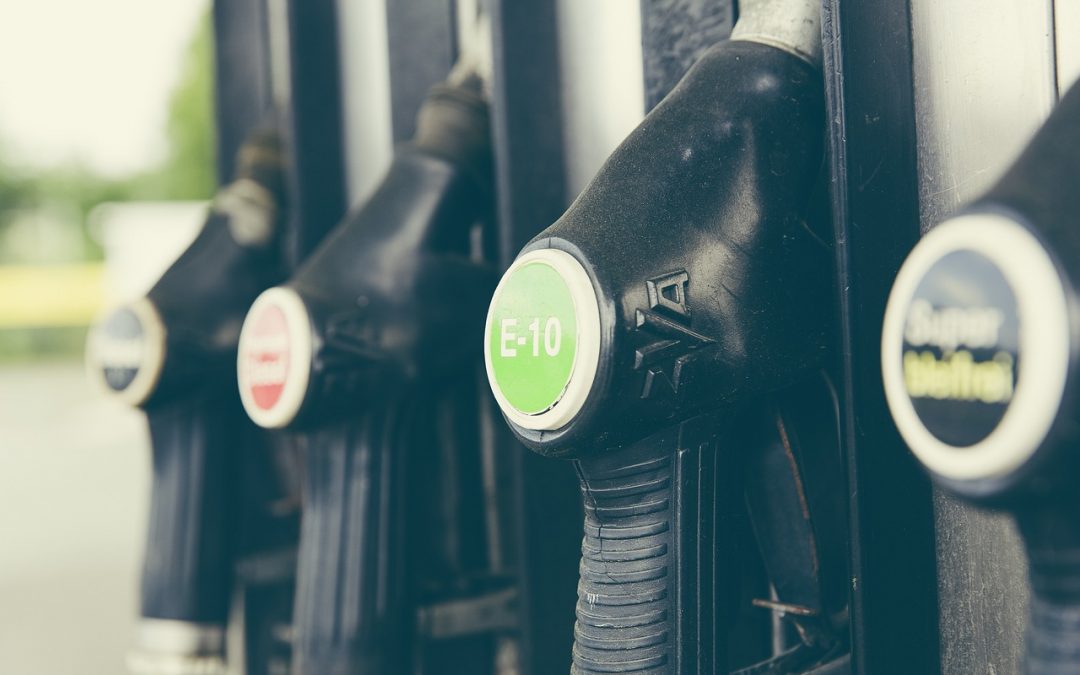 Benzin oder Diesel sparen beim Auto: Tipps und Tricks für effizientes Fahren